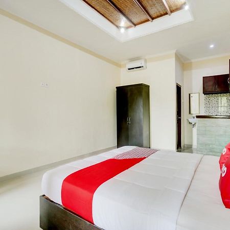 Oyo 90711 Blembong Homestay Jimbaran Exterior foto
