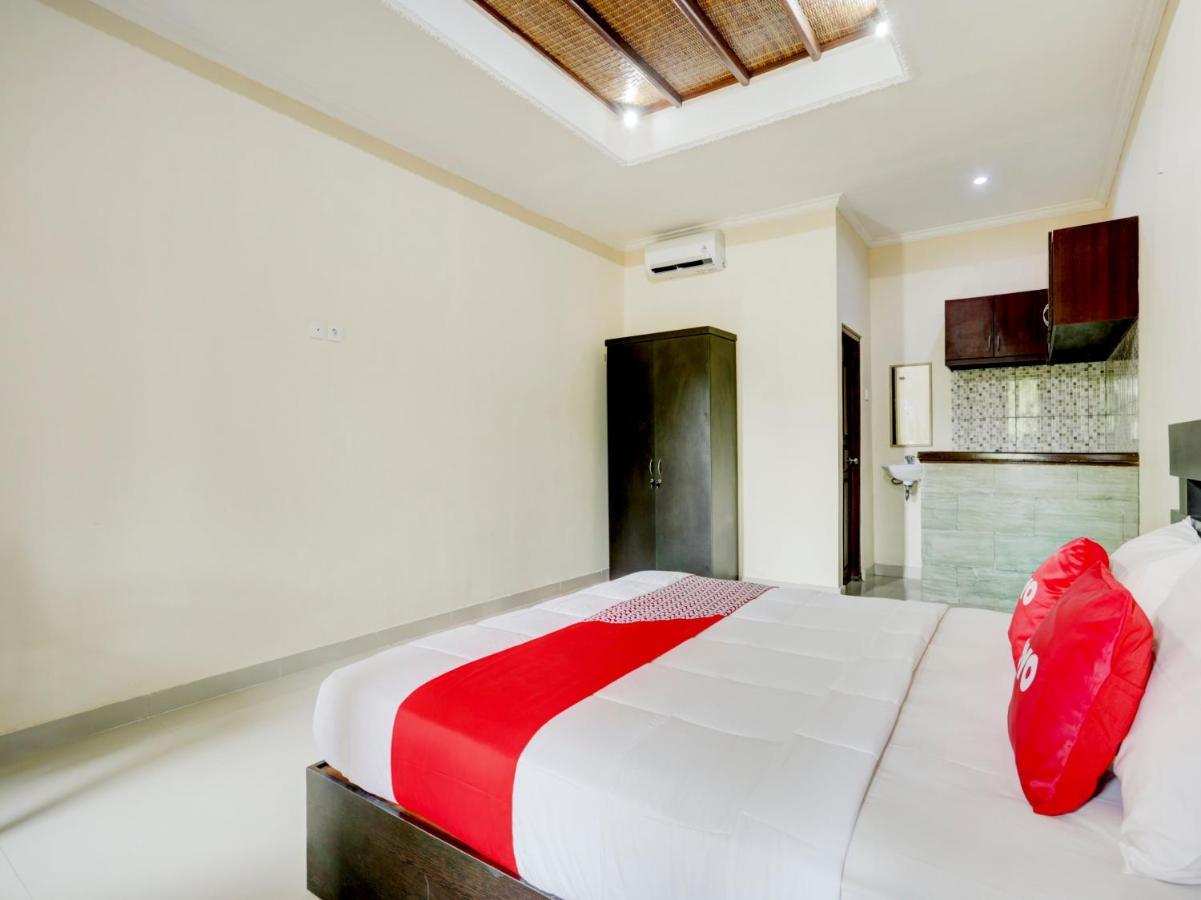 Oyo 90711 Blembong Homestay Jimbaran Exterior foto