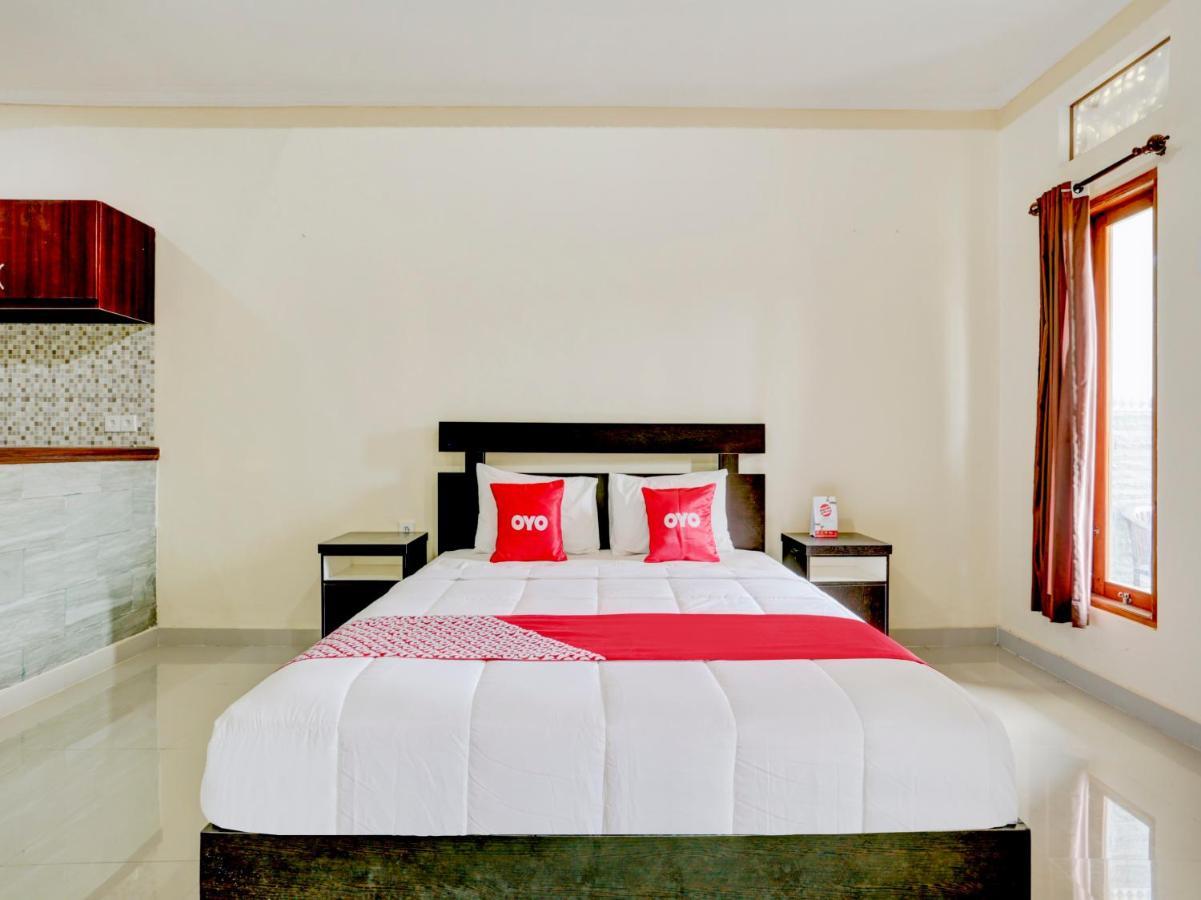 Oyo 90711 Blembong Homestay Jimbaran Exterior foto